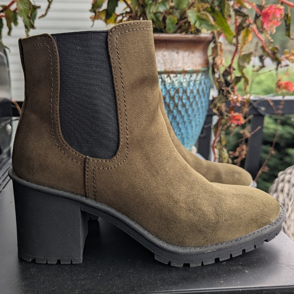 Chelsea Boots